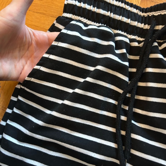 Striped Wide Leg Pants - Picture 2 of 3